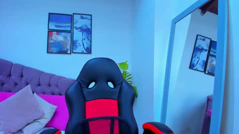 Queen online show from March 1, 6:21 pm