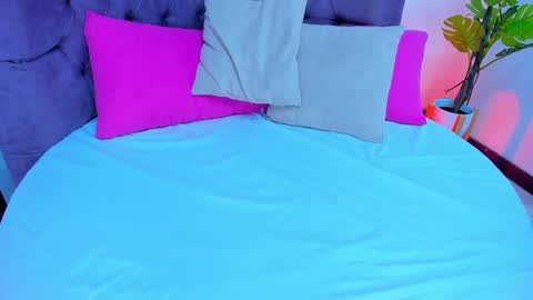 Queen online show from March 1, 9:26 pm