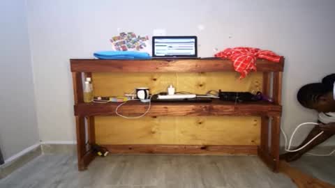 Nina online show from November 10, 4:39 pm