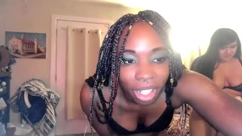 QueenOfHearts online show from January 28, 5:11 am