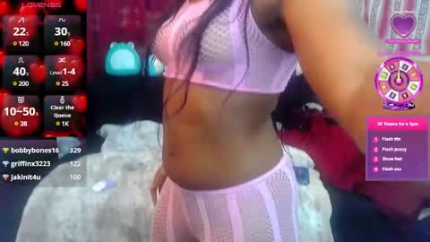 QueenOfHearts online show from March 1, 1:53 am