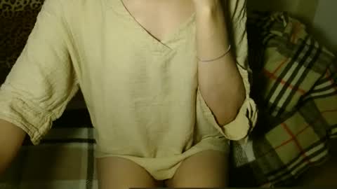 queenoftenderness online show from December 22, 10:04 pm