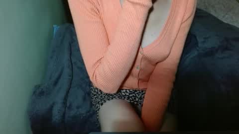 queenoftenderness online show from October 31, 7:59 pm