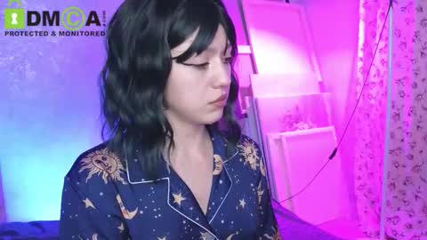 Snapshot of queenofwandss chatting on November 19, 5:35 pm follow my new insta online show from November 19, 5:35 pm