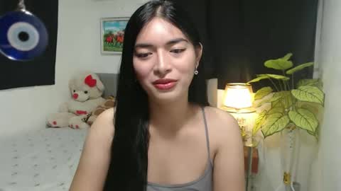 QueenPinay69 online show from October 25, 3:51 pm