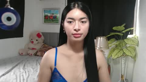 QueenPinay69 online show from October 26, 5:13 am