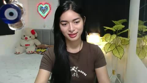 QueenPinay69 online show from November 16, 4:23 pm