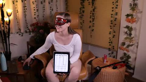 QuinnMonroe online show from February 18, 8:14 pm