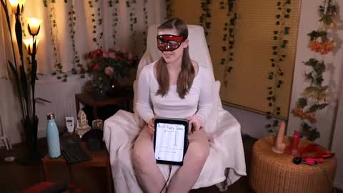 QuinnMonroe online show from February 26, 8:11 pm