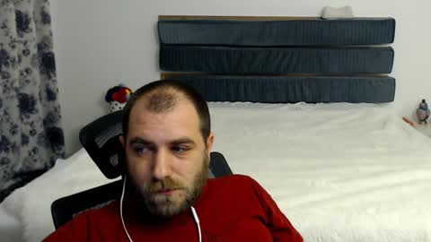 R0bila online show from December 4, 9:35 pm