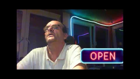 Snapshot of r_2d2_ chatting on February 28, 10:39 pm dj mike online show from February 28, 10:39 pm