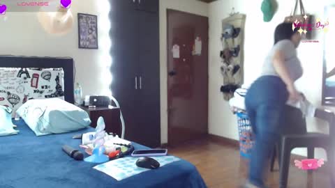 Snapshot of rachel_111 chatting on February 14, 1:02 am Rachel online show from February 14, 1:02 am