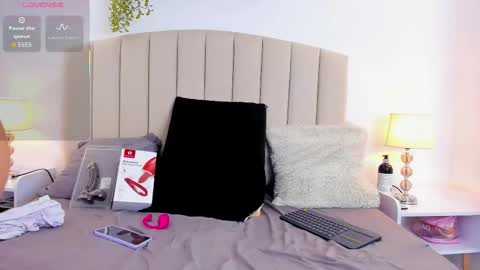 Rachel Donnelly online show from October 5, 5:39 am