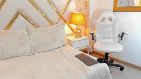 Rachell online show from December 17, 9:43 pm