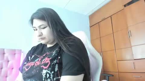 radiantgoddes online show from December 16, 1:22 pm