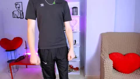 Snapshot of rafael_bien chatting on November 21, 7:18 am rafael online show from November 21, 7:18 am