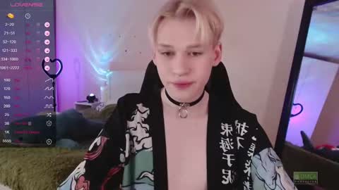 Snapshot of rainbow__salt chatting on December 17, 10:44 am Mike online show from December 17, 10:44 am