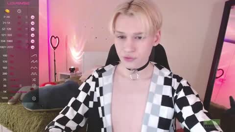 Snapshot of rainbow__salt chatting on January 2, 11:31 am Mike online show from January 2, 11:31 am