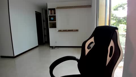 Jennyindependent model . online show from December 31, 8:45 pm