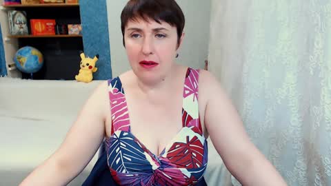 rainbowladyy online show from December 7, 2:13 pm