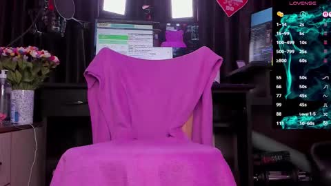 Laura online show from September 28, 2:39 am