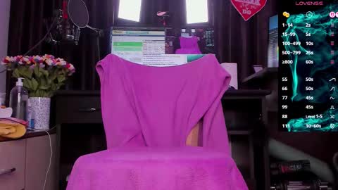 Laura online show from September 29, 2:38 am