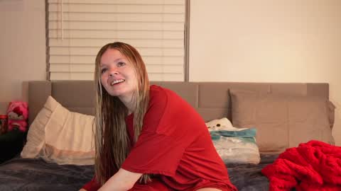 Snapshot of ramichick chatting on February 7, 1:47 am Rami online show from February 7, 1:47 am