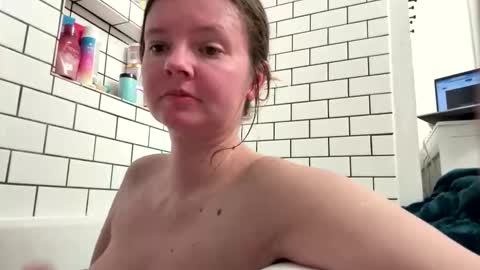 Snapshot of ramichick chatting on November 1, 2:24 am Rami online show from November 1, 2:24 am