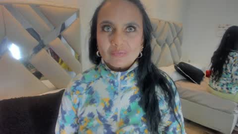 Raquel Moore  online show from February 8, 10:19 pm