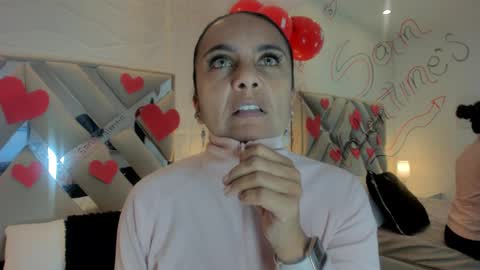 Raquel Moore  online show from February 13, 5:37 am