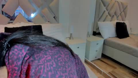 Raquel Moore  online show from March 7, 10:02 am