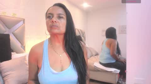 Raquel Moore  online show from September 30, 11:48 am