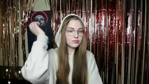 raspberry0101 online show from December 5, 5:48 am