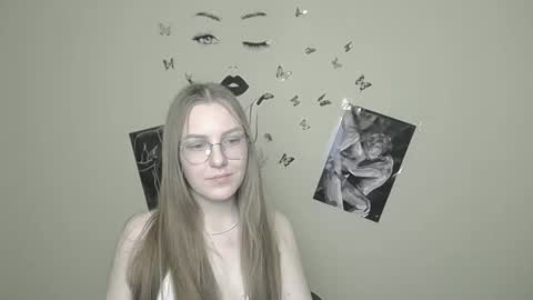 raspberry0101 online show from January 31, 4:06 pm