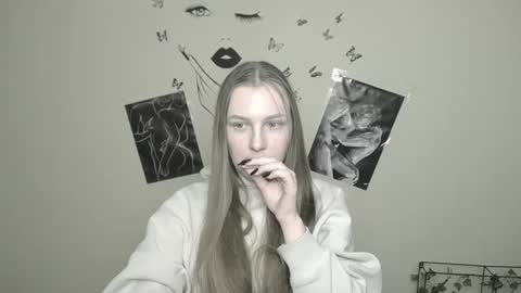 raspberry0101 online show from February 2, 4:32 pm