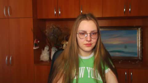 raspberry0101 online show from February 25, 1:28 pm