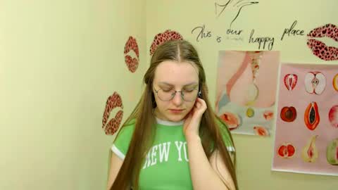 raspberry0101 online show from March 11, 4:40 pm