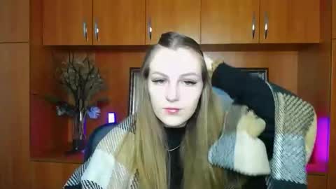 raspberry0101 online show from September 27, 6:29 am