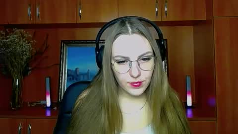 raspberry0101 online show from November 28, 8:17 am