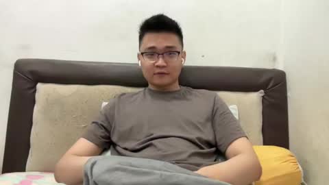 randomnaut online show from December 4, 2:15 pm