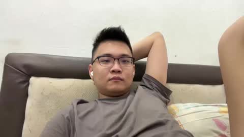 randomnaut online show from December 4, 7:45 pm