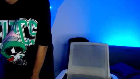 Snapshot of rav3nhudson chatting on October 6, 8:01 am Ravenhudson online show from October 6, 8:01 am