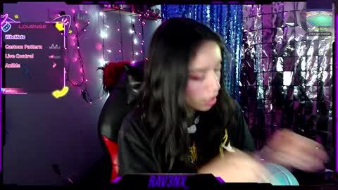   online show from November 28, 10:23 pm