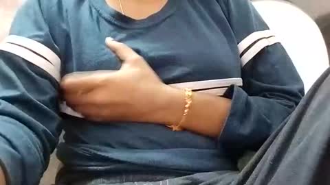 Snapshot of rava_sexy chatting on November 8, 3:39 am rava_sexy online show from November 8, 3:39 am