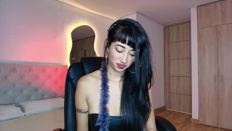 Raven  online show from November 13, 12:59 pm