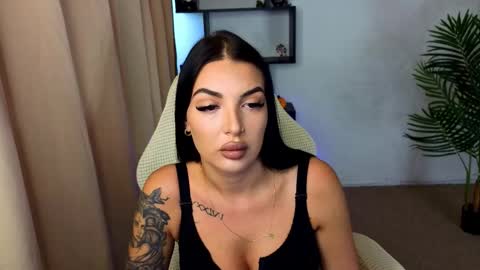 raven_inkk online show from October 13, 9:20 am