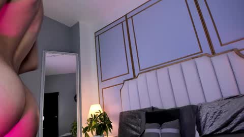 raven_jade_ online show from February 2, 3:28 pm