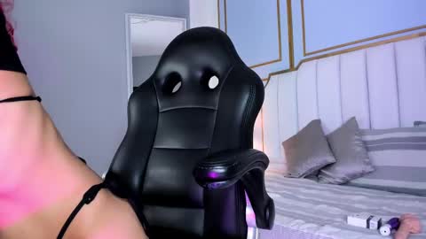 raven_jade_ online show from February 26, 6:58 am