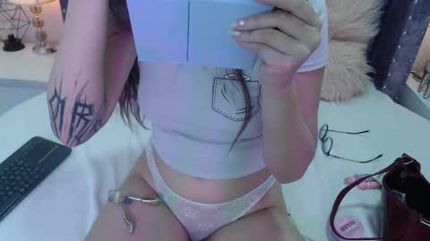 raven_love_ online show from September 22, 7:38 pm