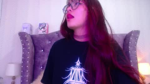 raven_love_ online show from November 5, 10:15 am